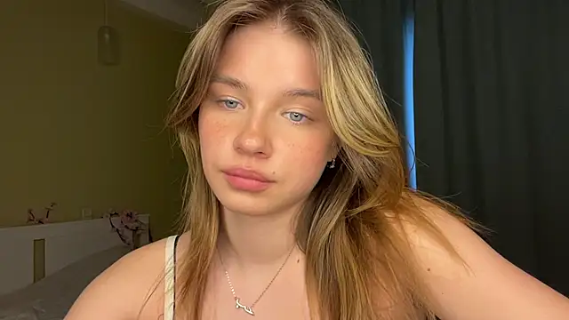 EarthaStinett Adlı Modelin Web Kamerası Şovu