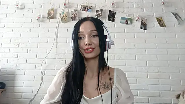 VanettaHartong Adlı Modelin Canlı XXX Sohbeti