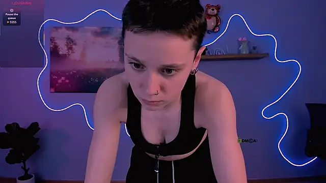 emi_fade's Live XXX Chat