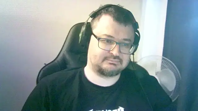 Pokazy przed kamerką – SirAbuser