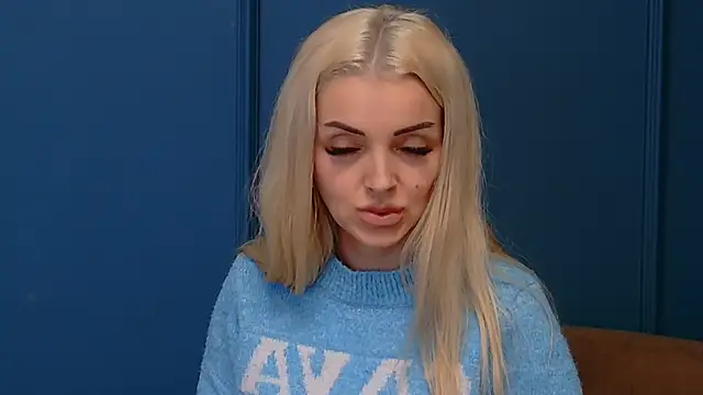 DeeaVIP live XXX chat