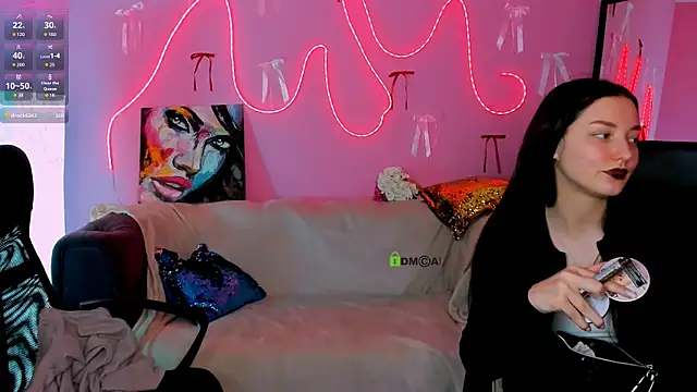 miki-nikin Live XXX chat