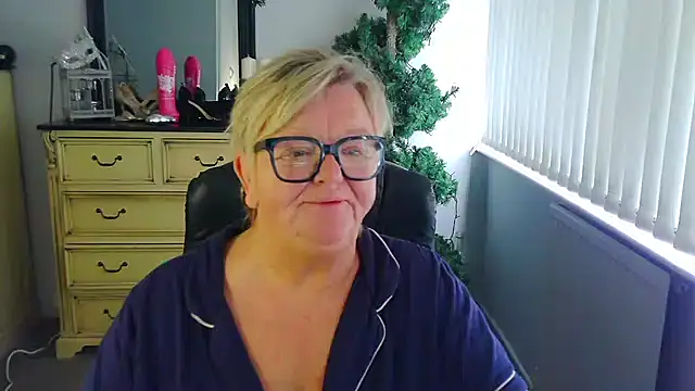 Chat +18 de BridgetBlueEyes ao vivo