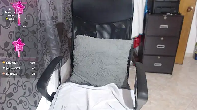 milan_mayesty's Live XXX Chat