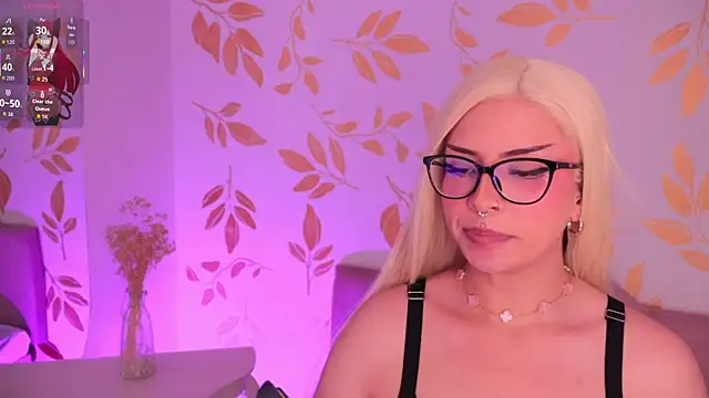 Chatroom XXX en direct de Misselektra__