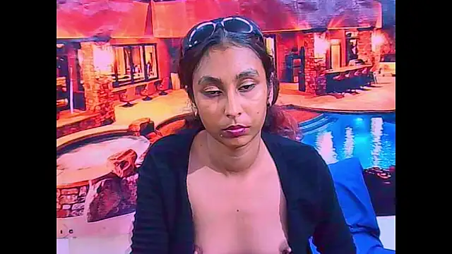 IndianSexyButt Adlı Modelin Canlı XXX Sohbeti