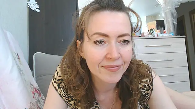 NicoleEunice87 Adlı Modelin Canlı XXX Sohbeti