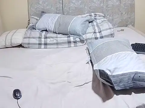 slender_sweet élő XXX-chatje