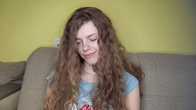 Онлайн чат XXX RayaNenlia