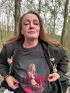 Milf-Gabi webkamerás műsora