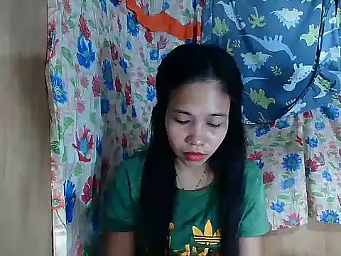 PinaySkinnyGirl Adlı Modelin Canlı XXX Sohbeti