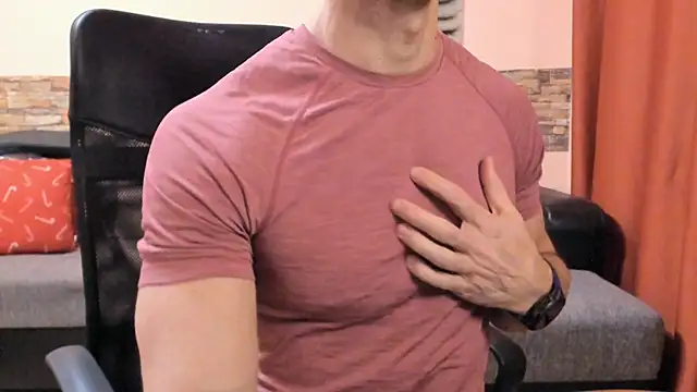 HotHunkTrainer: онлайн-секс-чат