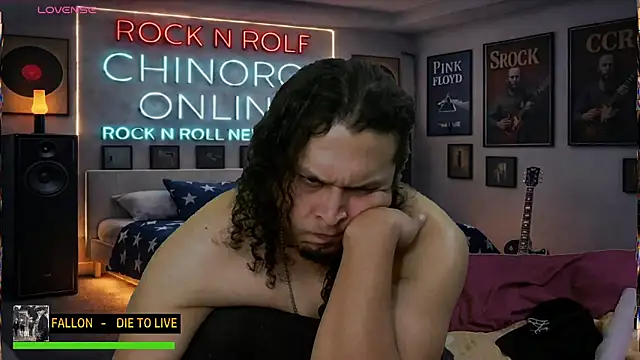 chino_roz Chat XXX in diretta