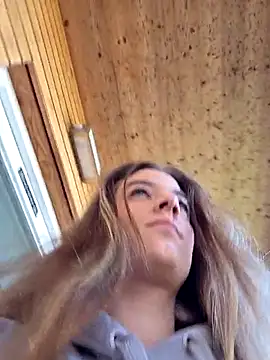 Chatroom XXX en direct de Luna_Lynn