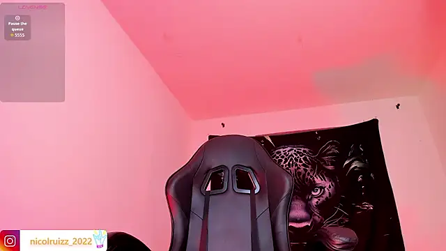 Nicolle_Ruizz Adlı Modelin Canlı XXX Sohbeti