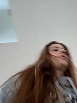 Luna_Lynn 在線直播表演