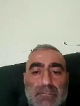 KIRIM_KONGO61: διαδικτυακό σόου στην κάμερα