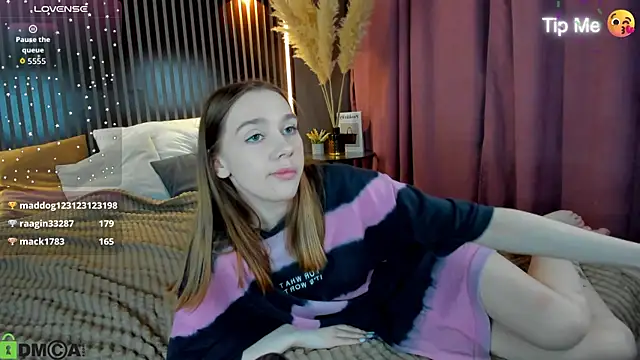 Lesi_Moonie01: онлайн-секс-чат