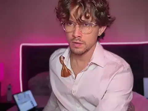 mcklister_kinky_feets' Webcam Show