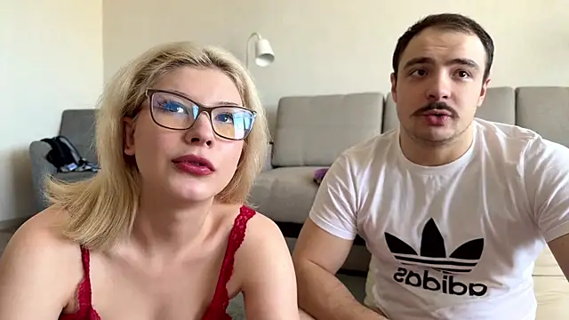 Love_plat1na Webcam Show