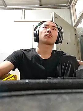 dyjdddttj 现场XXX聊天