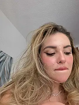 Alirawrzn Webbikameraesitys