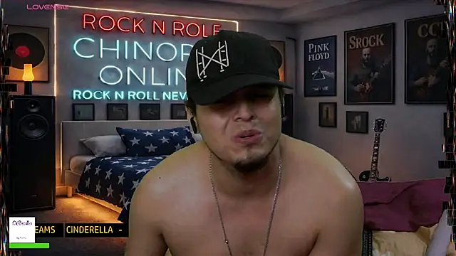 chino_roz's Live XXX Chat