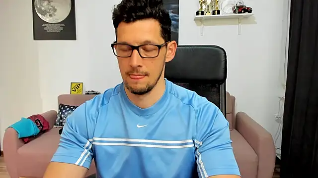 BrutusK08 即時 XXX 聊天