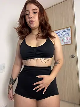 Lia_sex69 现场XXX聊天