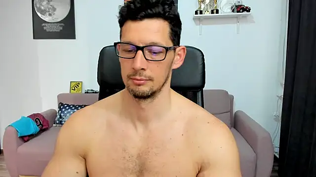 BrutusK08's Live XXX Chat