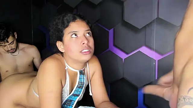 amazing_groupsex2 网络视讯表演