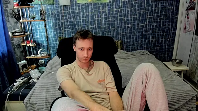 Show modela CuteBoy228 na web-kameri