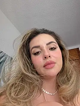 Онлайн чат XXX Alirawrz