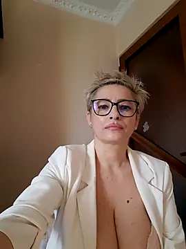 LunaBlaise 现场XXX聊天