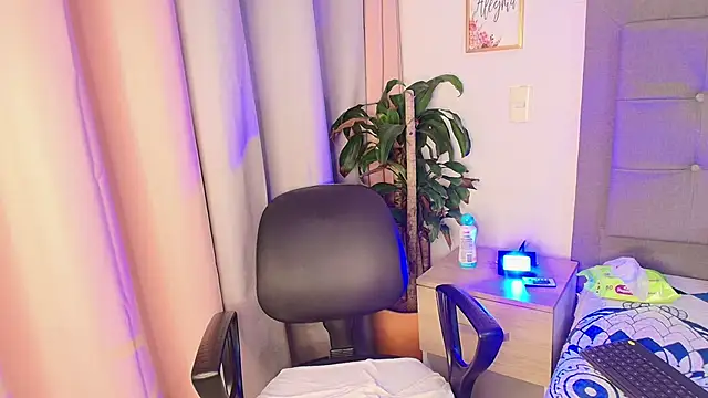 Kiara_noirr's Live XXX Chat