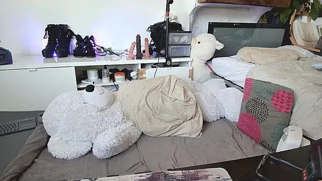 CeriseLapineのライブXXXチャット