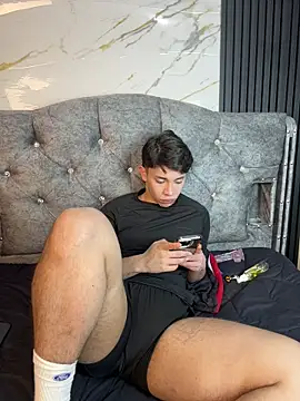 Chat XXX en directo de Noah_ledom