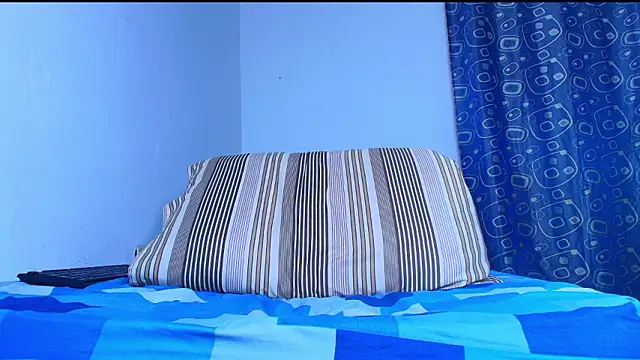 Thomass00 Show in webcam