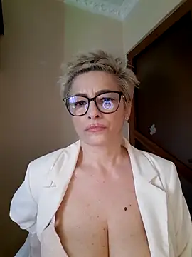 LunaBlaise: онлайн-секс-чат