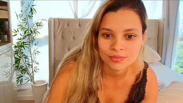 Florence_Ford Adlı Modelin Canlı XXX Sohbeti