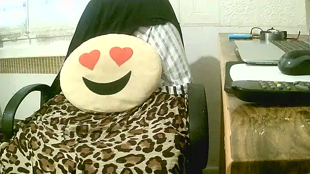 douceur63 Adlı Modelin Canlı XXX Sohbeti