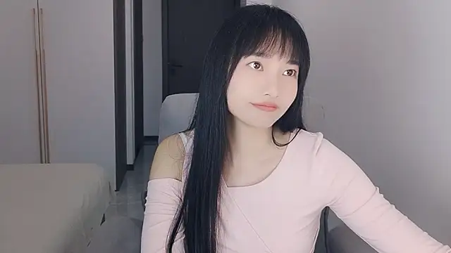 Lisa-3333's Live XXX Chat