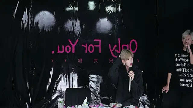 sweetboys666's Live XXX Chat