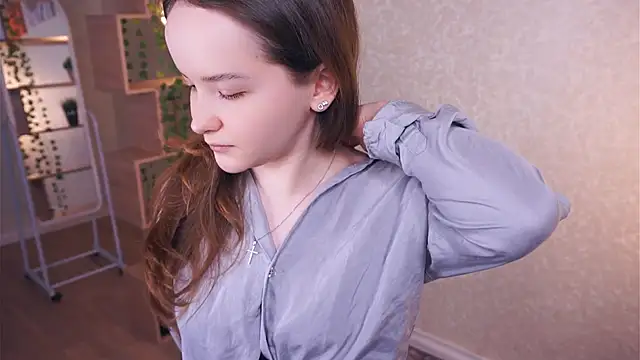 LeighaKind: онлайн-секс-чат