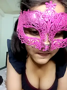 Hottymahi7 Show in webcam