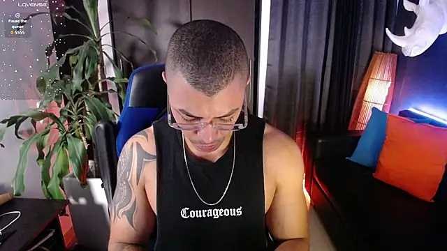 Zed_ferrer's Live XXX Chat