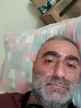 KIRIM_KONGO61: διαδικτυακό σόου στην κάμερα