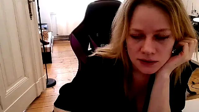 HoneyKeyN8_'s Live XXX Chat