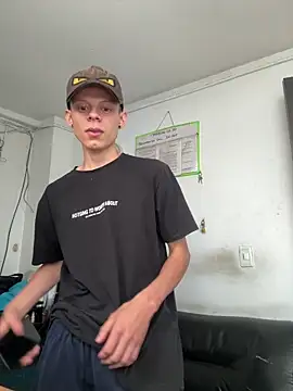 Daddyrich_632 Adlı Modelin Canlı XXX Sohbeti