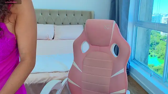 Sally_Diazz Adlı Modelin Canlı XXX Sohbeti